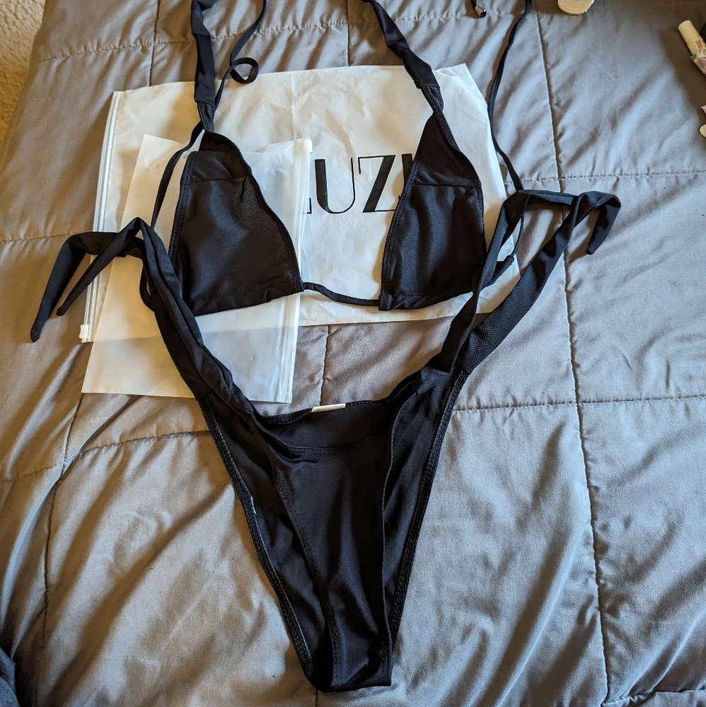 Oluzu Tan-Line Free Bikini XS